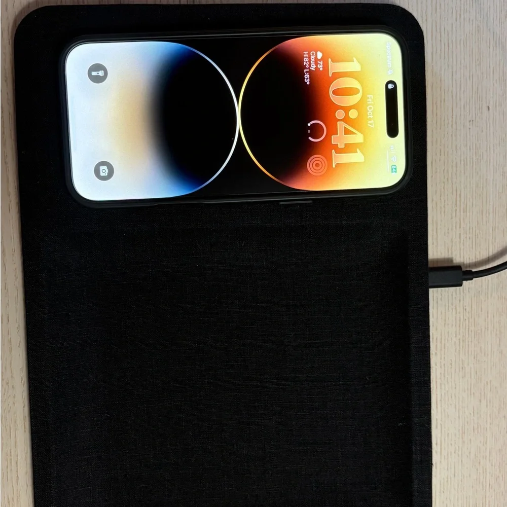 Oura Essentials Wireless Charger - Black